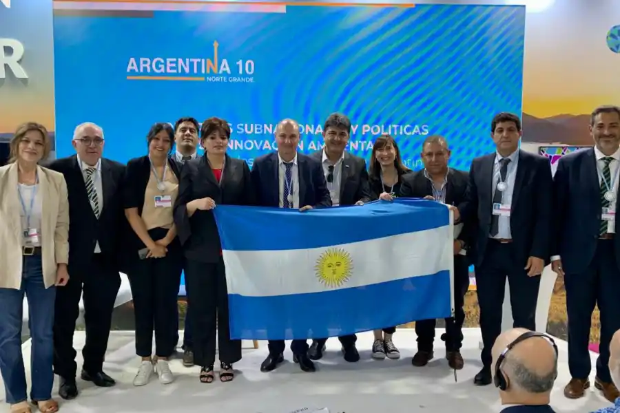 EN EGIPTO. Fabián Soria, junto a funcionarios de la región, en la Cumbre sobre el Cambio Climático. Foto de Comunicación Pública