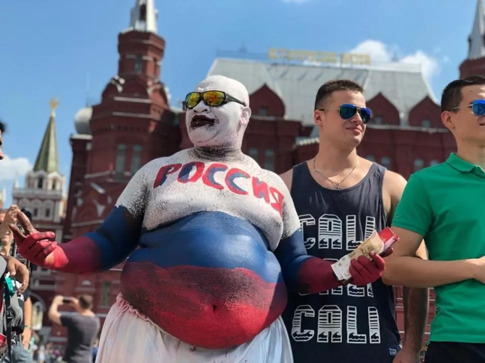 ¿UN RECUERDO? En Rusia 2018 los fanáticos de todo el mundo llenaron de color y calor las calles. 