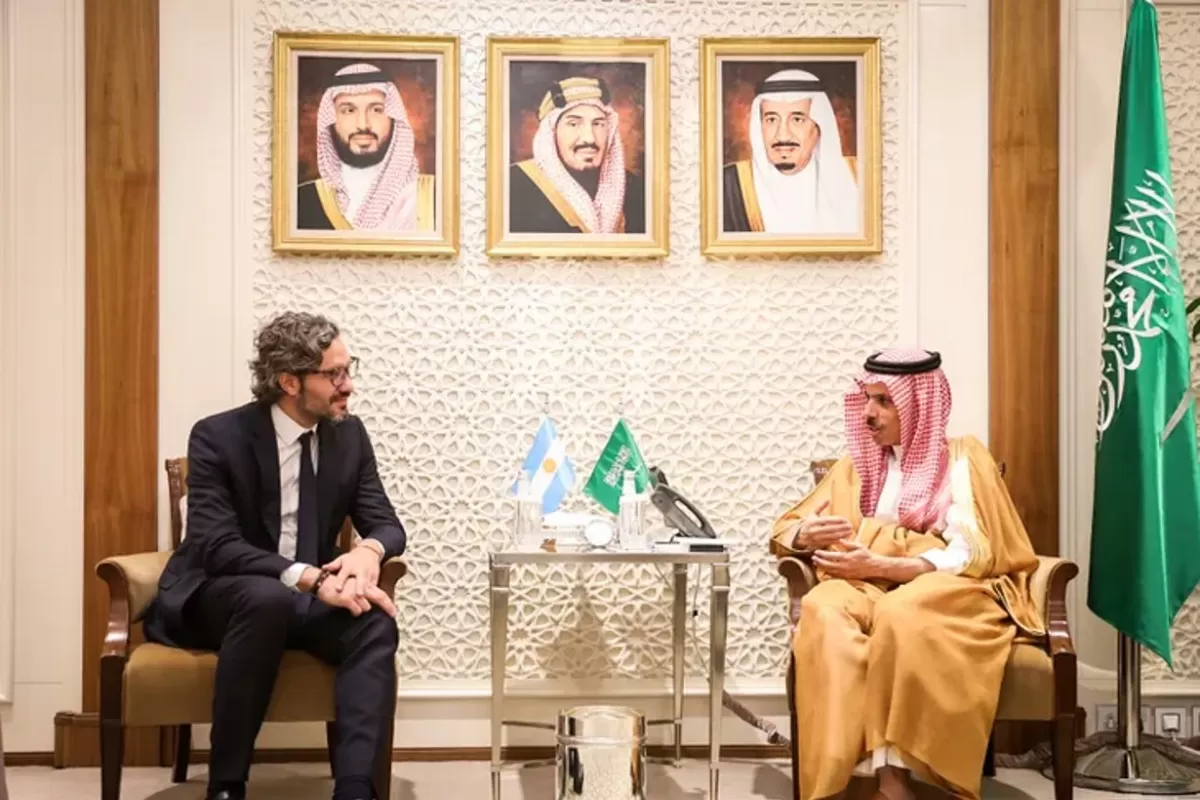 Santiago Cafiero busca financiamiento de Arabia Saudita