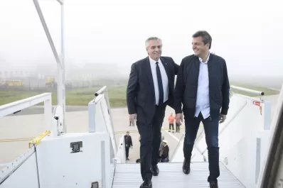 Fernández, sobre un bono de fin de año: “lo estamos hablando con Sergio Massa en el viaje