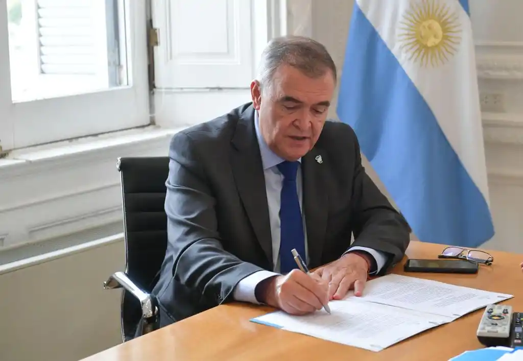 Jaldo firmó un convenio por $150 millones para el combate de los incendios forestales