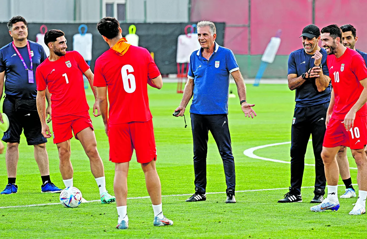 MARCÓ UN LÍMITE. El técnico de Irán Carlos Queiroz no impedirá que sus jugadores protesten.