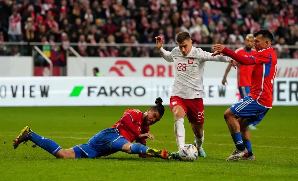 EFECTIVO. Sin la cuota goleadora de Lewansdowski, Piatek tomó la posta y marcó el gol del triunfo para Polonia sobre Chile en Varsovia. 