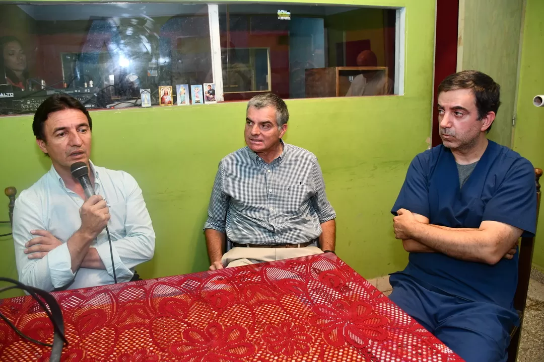 JUNTOS POR EL CAMBIO. Sánchez (UCR), Murga (CREO) y Kamel, postulante de este armado en Alderetes. foto de Prensa Roberto Sánchez