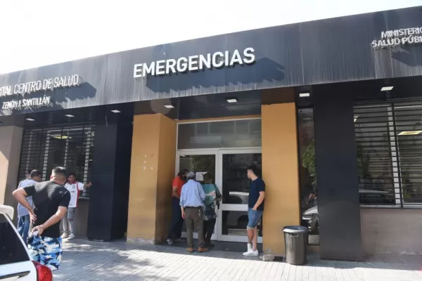 Autoconvocados, de paro por mejores sueldos  y más residentes, pero con pacientes enojados