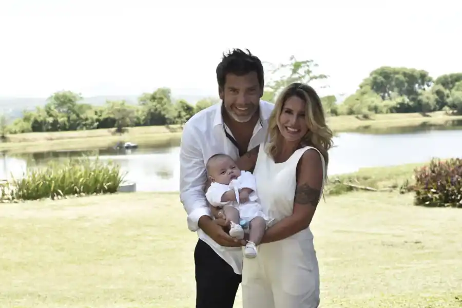 FLORENCIA, RAMIRO Y FELIPE. El bautismo del pequeño fue en San Lorenzo, en Salta, en 2017. IMAGEN ARCHIVO LA GACETA / MARCELO MILLER.