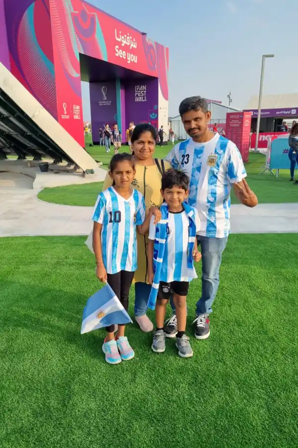 Tiranouzat Tafan Veer y su familia (Qatar)