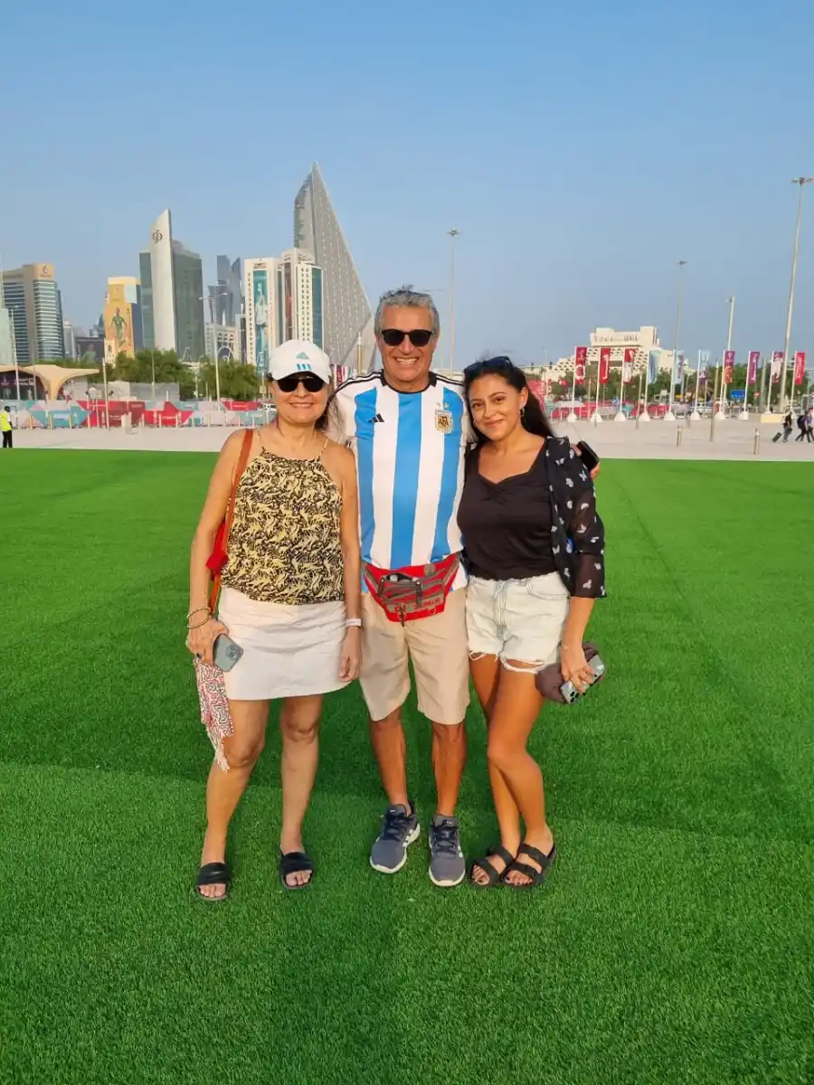 Enrique Castro, Mónica y Fabiana (Perú)