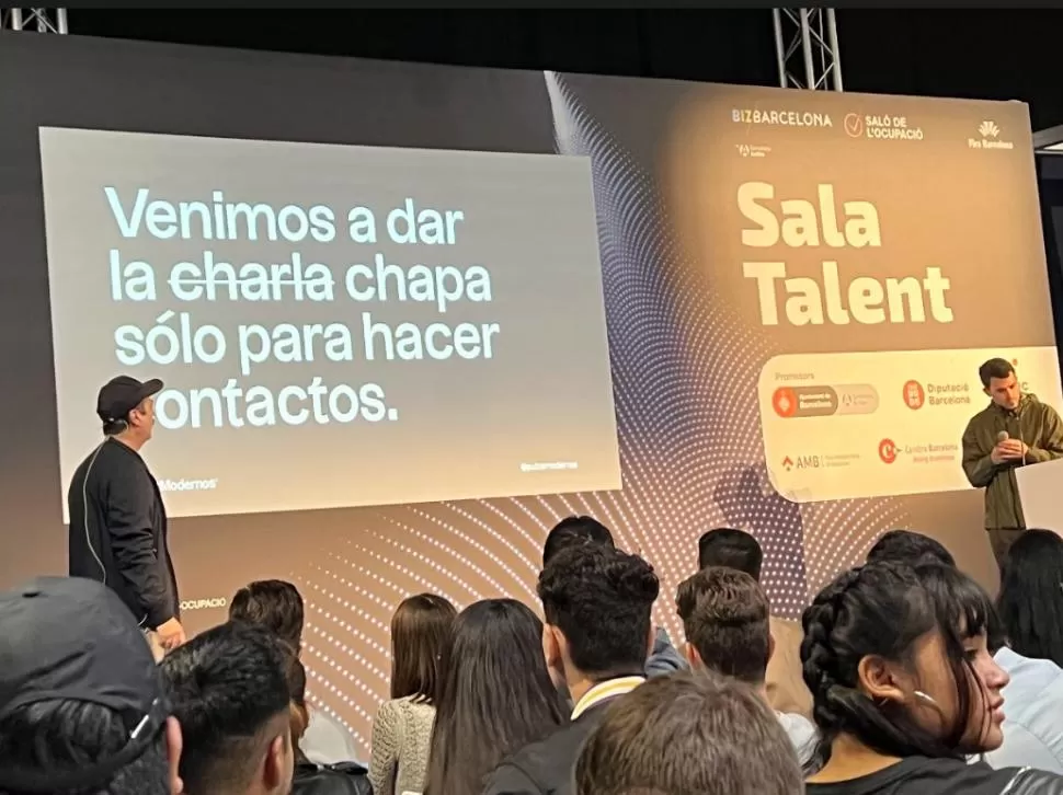 EMPRENDEDORES FAMOSOS. Por promover el pensamiento crítico ante el consumismo y la modernidad. 