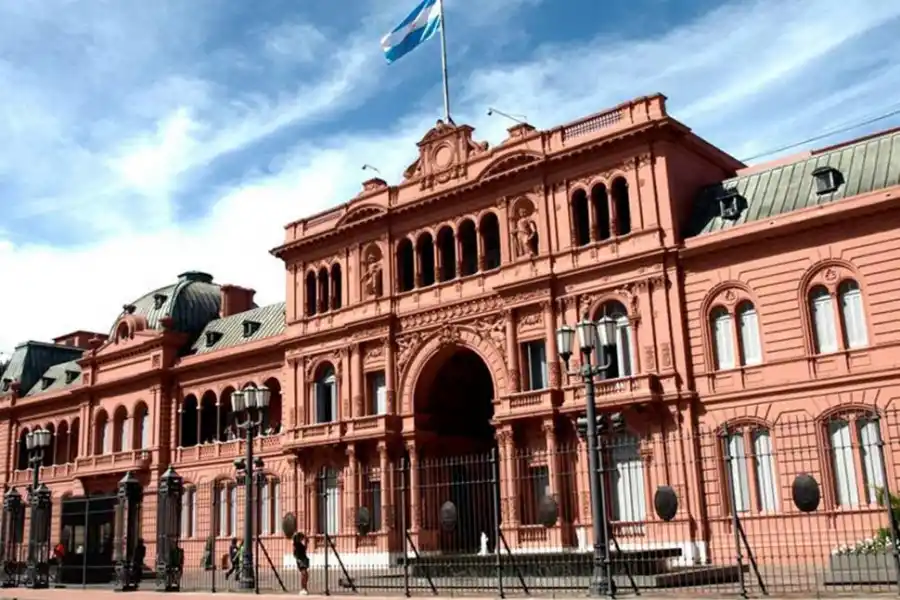 CASA ROSADA. Fraga dice que no hay que ocultar la información. 