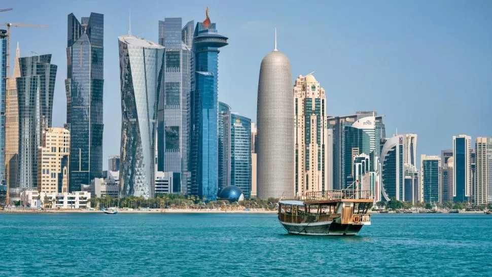“LA PERLA”. La costanera de Doha rebosa opulencia y modernidad. Sin embargo, la realidad de Qatar también tiene cosas que esconder. 