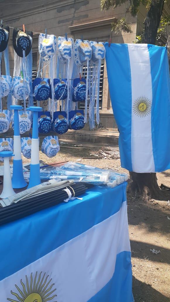 En Tucumán, los ambulantes rezan por el éxito de la selección de Scaloni