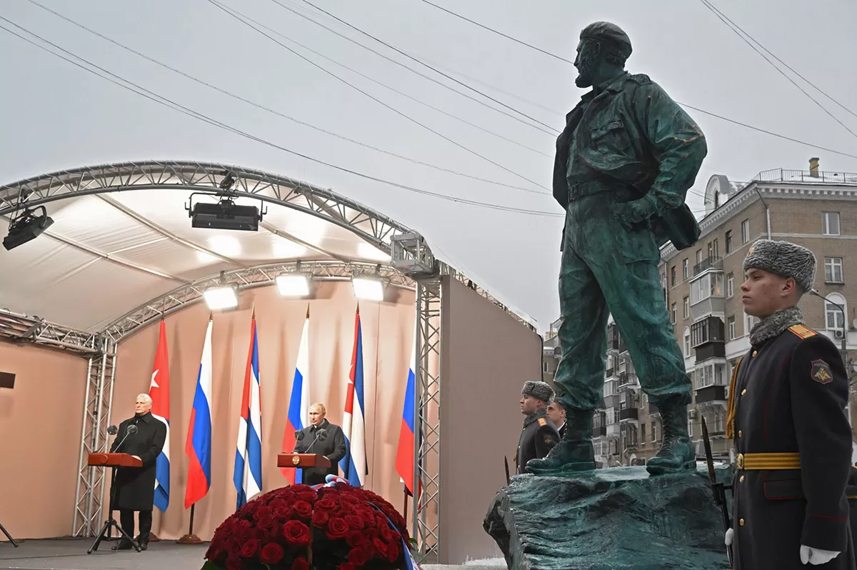 “UN LUCHADOR”. La estatua de Fidel, en una plaza al norte de Moscú.