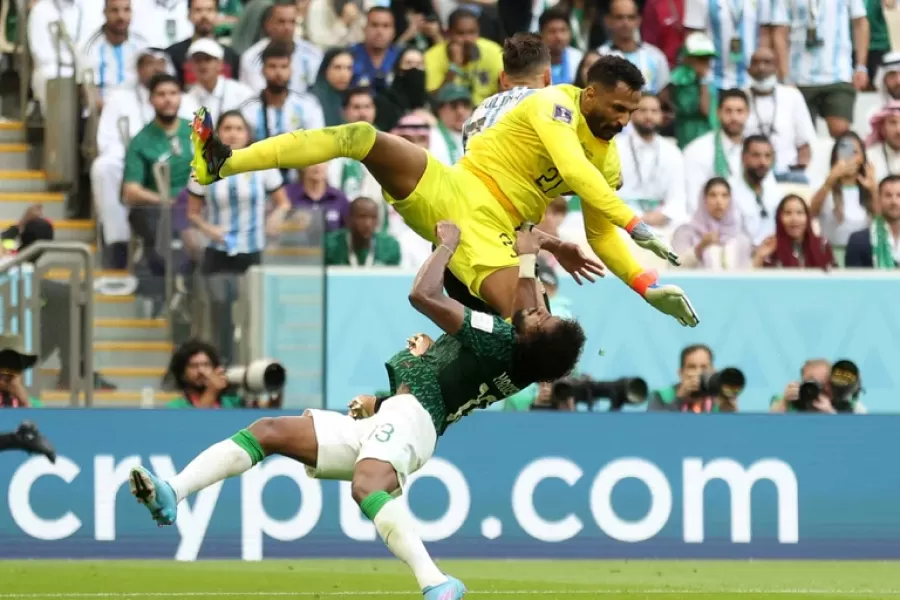 Mundial de Qatar: las impactantes secuelas que le quedaron al jugador de Arabia Saudita tras el choque con su arquero