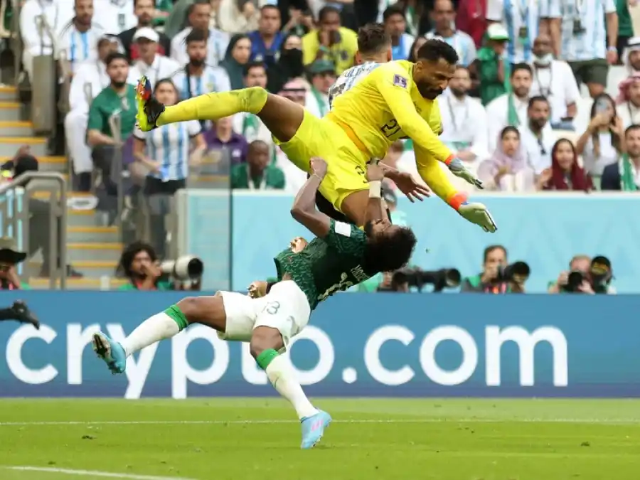 Mundial de Qatar: las impactantes secuelas que le quedaron al jugador de Arabia Saudita tras el choque con su arquero