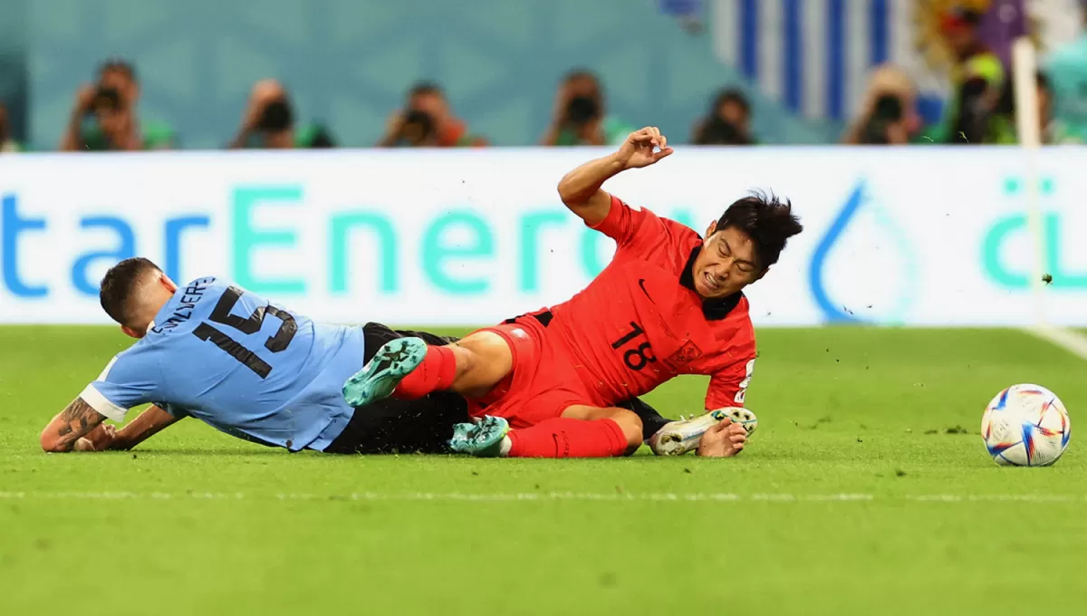 EL MEJOR. El uruguayo Valverde mostró algunos de sus destellos ante los coreanos.