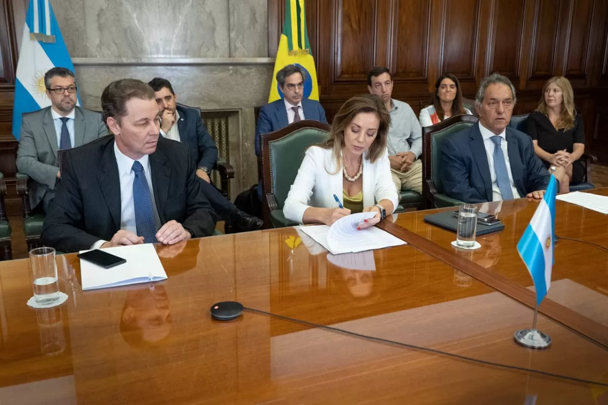 Argentina y Brasil firmaron un acuerdo para intercambiar energía eléctrica en monedas locales
