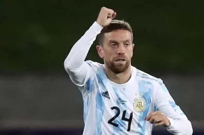 Mundial de Qatar 2022: el curioso detalle físico de “Papu” Gómez que pasó desapercibido en la derrota ante Arabia