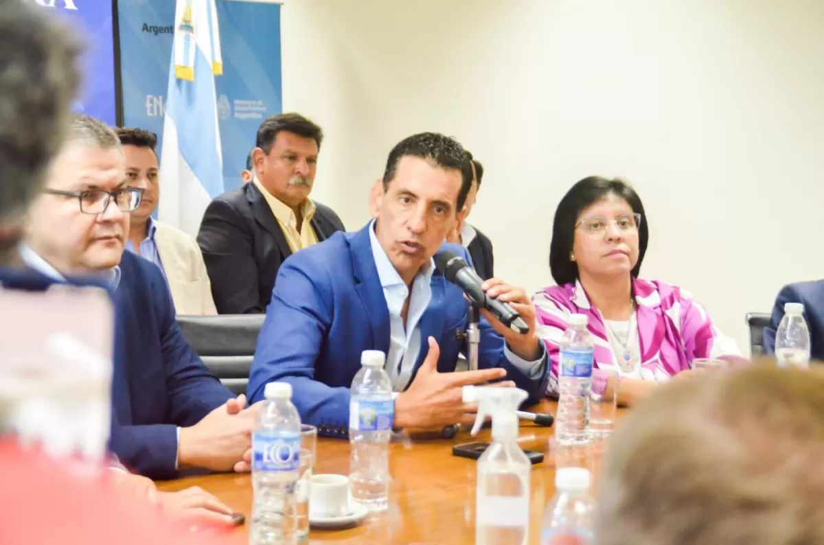 ENOHSA. El encuentro tuvo lugar en la Legislatura, encabezado por Gerónimo Vargas Aignasse.