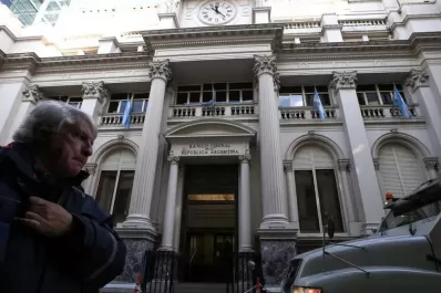 El BCRA vendió U$S 40 millones y cortó la racha positiva de tres jornadas con compras