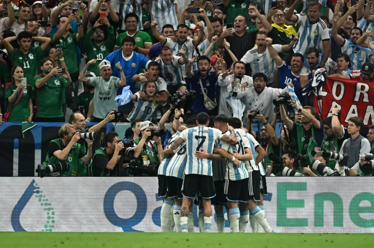 Festejo de la Selección tras el primer gol contra México