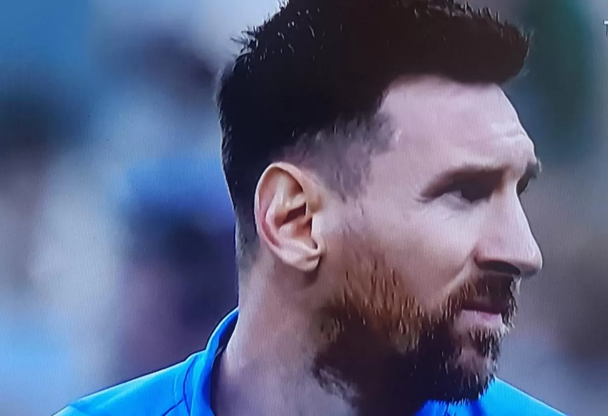 Lionel Messi, en el precalentamiento previo al partido.