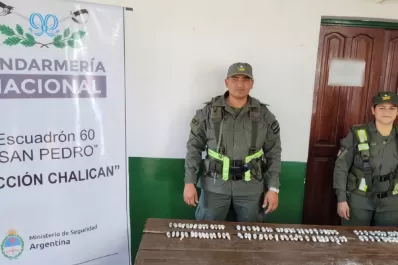 Detuvieron a un hombre que viajaba con 98 cápsulas de cocaína en el estómago