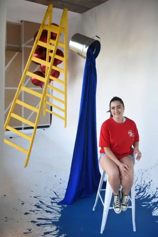 ULTIMANDO DETALLES. Los artistas pusieron mucha dedicación.  