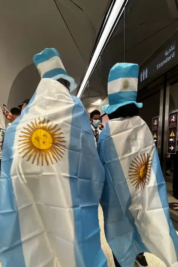 El las calles, en el metro, en Lusail y en todo Doha el grito argentino se hizo sentir