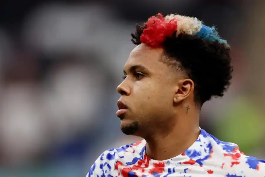 ¡QUÉ CORTE!. Weston McKennie, de EE:UU, se tiñó los cabellos.