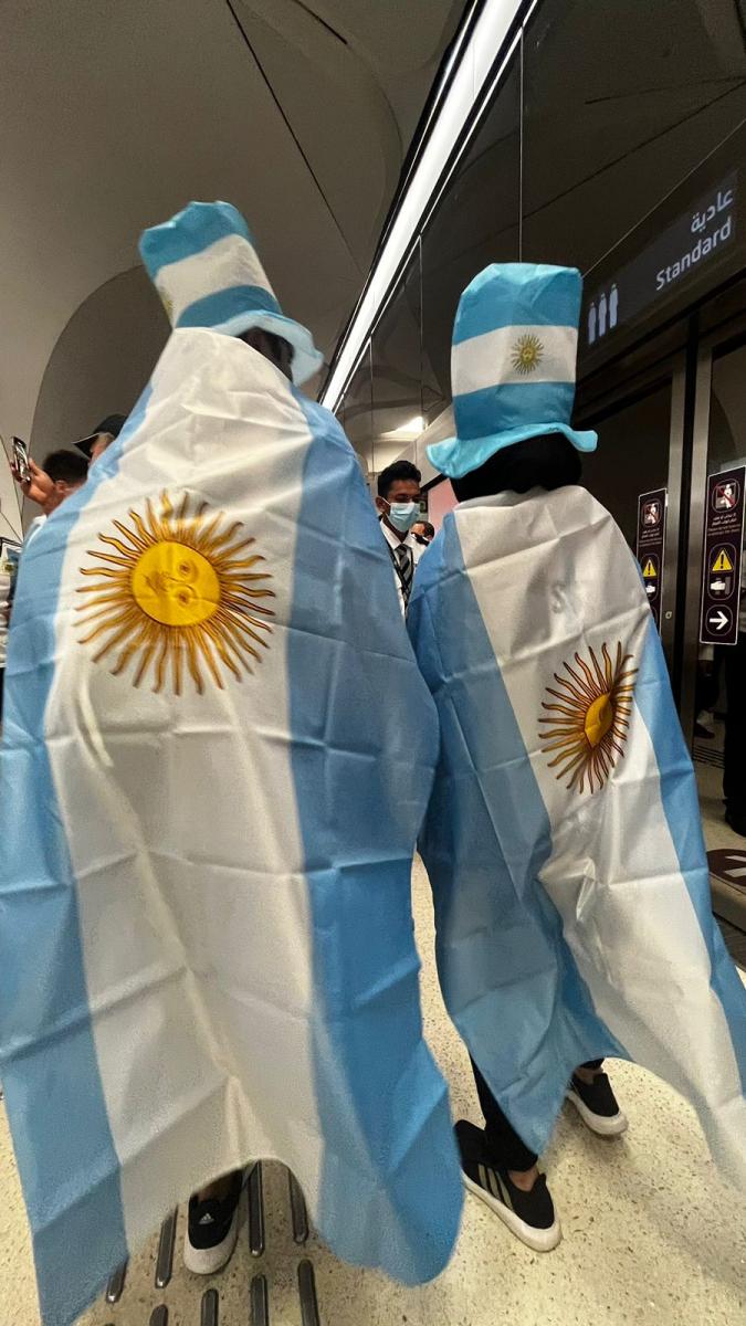 El las calles, en el metro, en Lusail y en todo Doha el grito argentino se hizo sentir