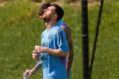 Mundial Qatar 2022: la Selección volvió a entrenar, con Messi como espectador de lujo