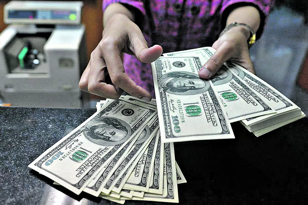 El dólar “blue” cayó $ 2: retroceden los financieros