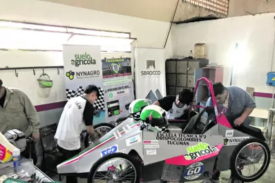 Jóvenes tucumanos crear un auto de carrera