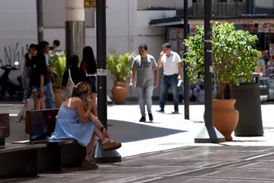 Anuncian una jornada soleada y calurosa, que podría terminar con lluvias