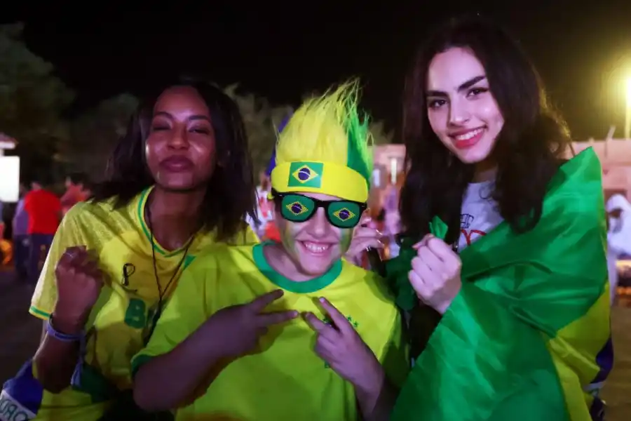 POR EL HEXA. Los hinchas brasileños confían en el equipo de Tité.