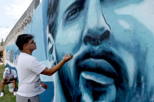 El mural de Midland a Maradona y Messi - Olé