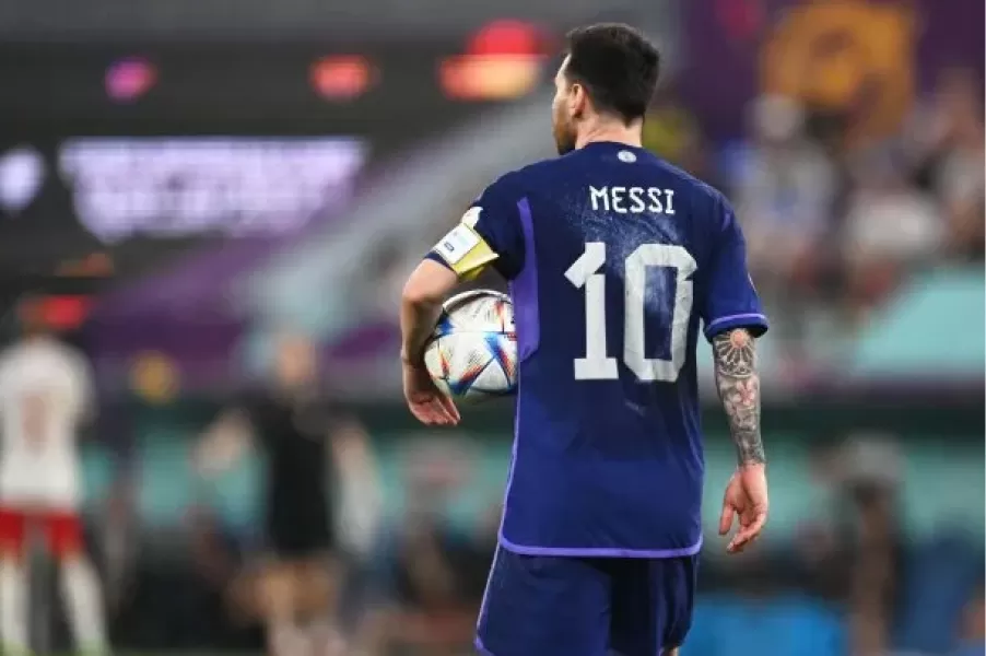 Mundial de Qatar: el emotivo detalle de los botines que usó Messi en el partido frente a Polonia