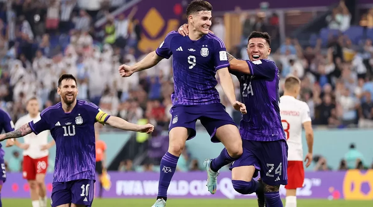 Mundial de Qatar: Julián Álvarez festeja su gol a Polonia