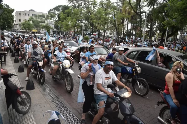 Festejos en el sur tucumano: Todo fue “albiceleste”