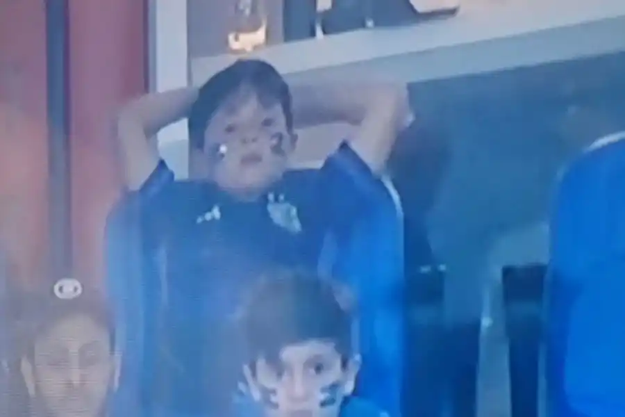 Mundial de Qatar: Mateo Messi en la tribuna del partido Argentina-Polonia