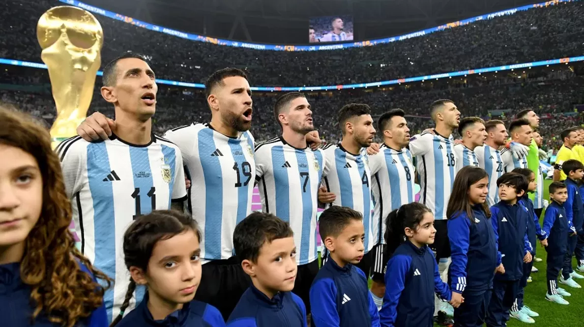 La Selección canta el himno en el Mundial de Qatar