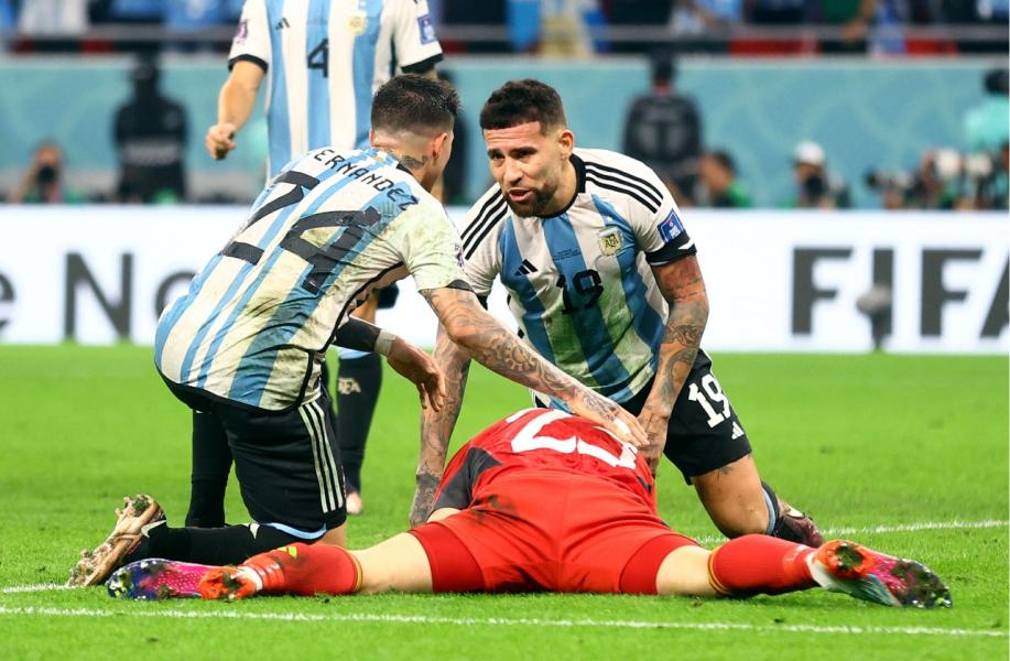 Fotos: Argentina pasó a cuartos de final en el Mundial de Qatar y así lo celebró la Scaloneta