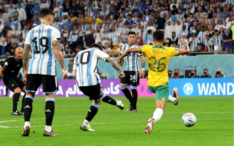 Mundial de Qatar: en imágenes, el primer gol de Messi a los australianos