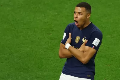 Mundial Qatar 2022: dos golazos de Mbappé ponen a Francia en cuartos de final