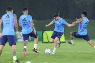 LA GACETA en Qatar: ¿Línea de cuatro o línea de cinco? La Selección se acomoda al compás de cada partido y eso la enriquece