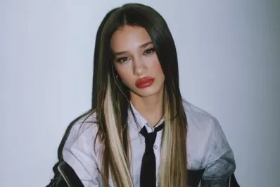 El incómodo momento que vivió Ángela Torres con su vestido en el programa de Juana Viale