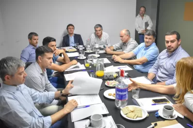 Referentes del radicalismo presentaron propuestas para salir de las emergencias en 2023