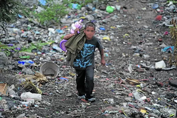 Al menos seis de cada 10 niños y adolescentes son pobres en la Argentina, según la UCA