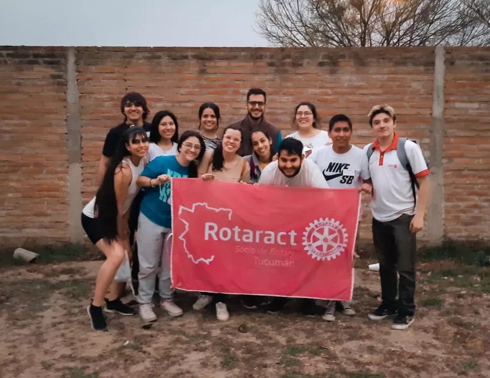 AMISTAD Y ACCIONES POSITIVAS. En la foto algunos de los colaboradores locales de Rotaract. 